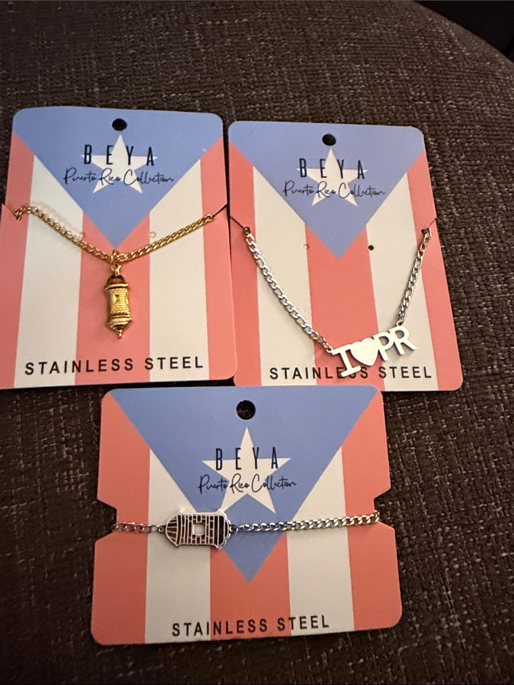 3 pieces “I ♥ PR”  El Morro Necklaces and Bracelet